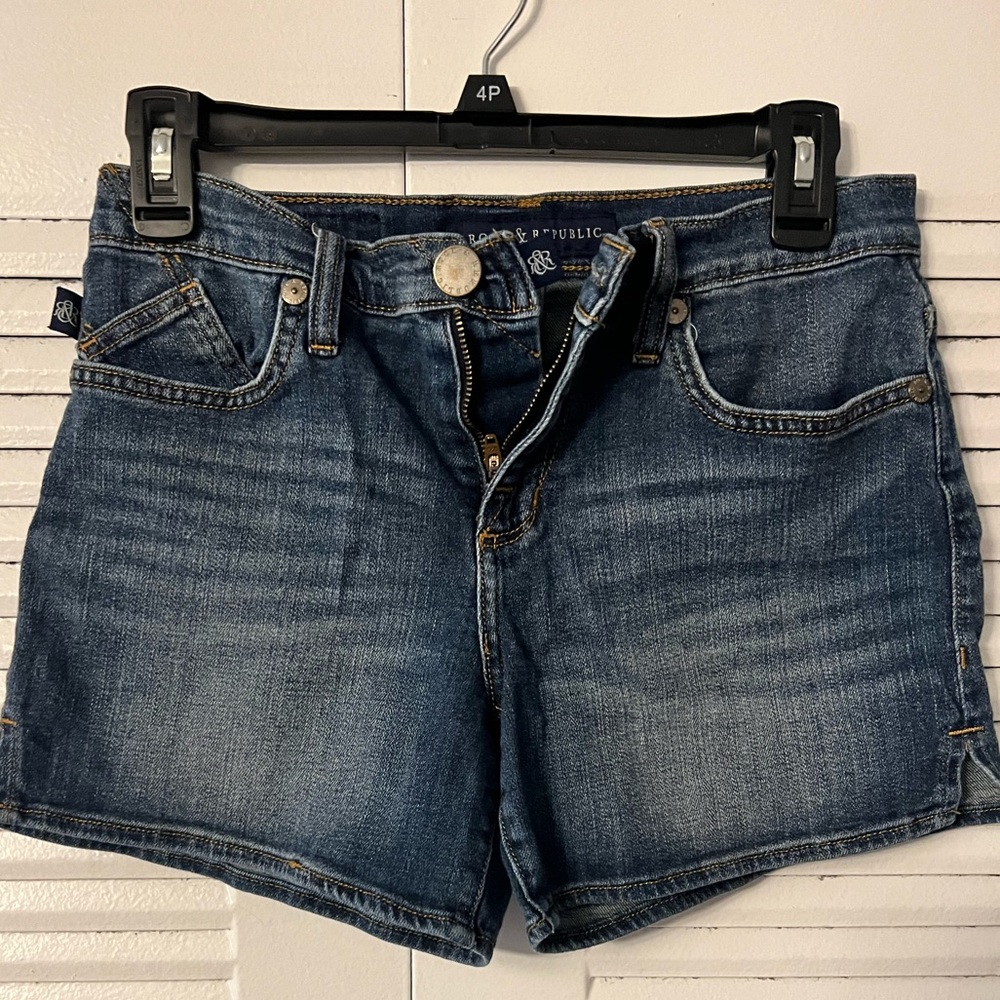 Rock and Republic Kimber jean shorts. Size 4. Like new